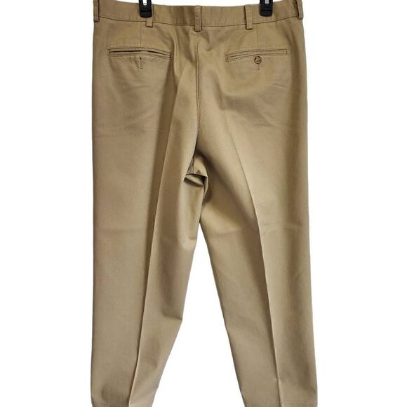 L.L. Bean Men's Wrinkle-Free Double L® Chinos,  Classic Fit Pleated Size 37x28 D - Picture 4 of 9